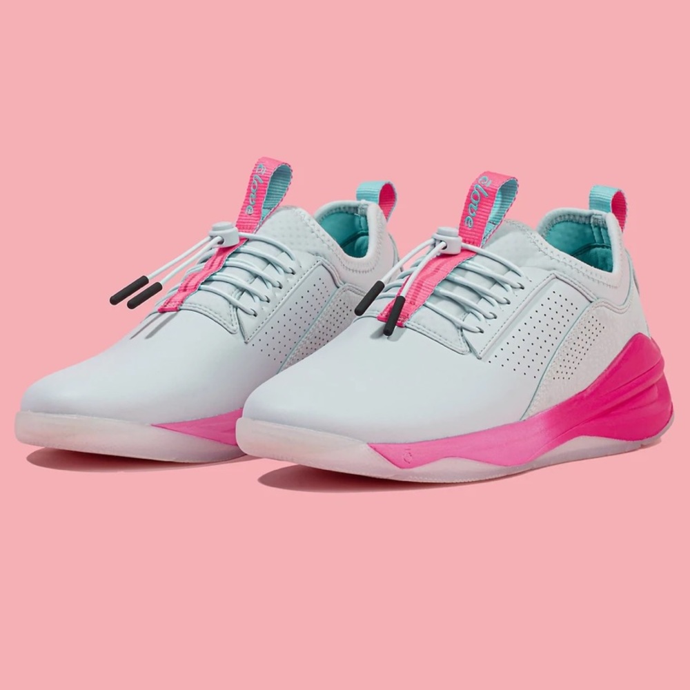 Clove nursing shoes